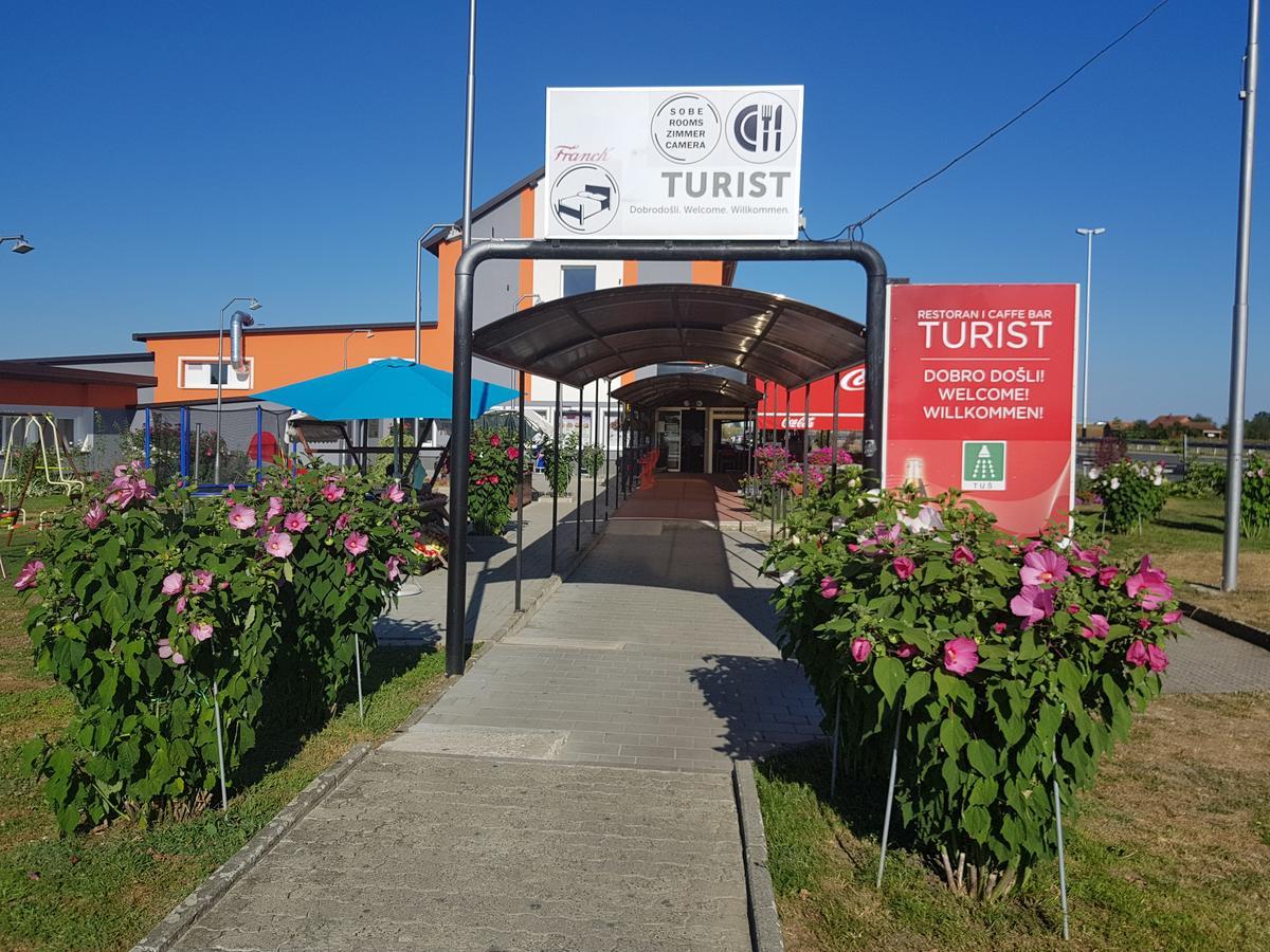 Bed And Breakfast Turist Staro Petrovo Selo Bagian luar foto
